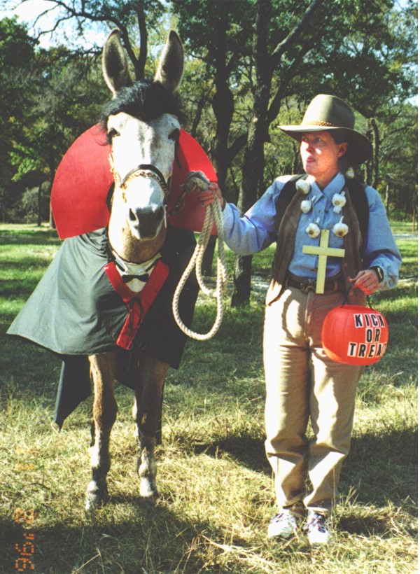 Tex & Dracmula at Holloween Scavanger Hunt